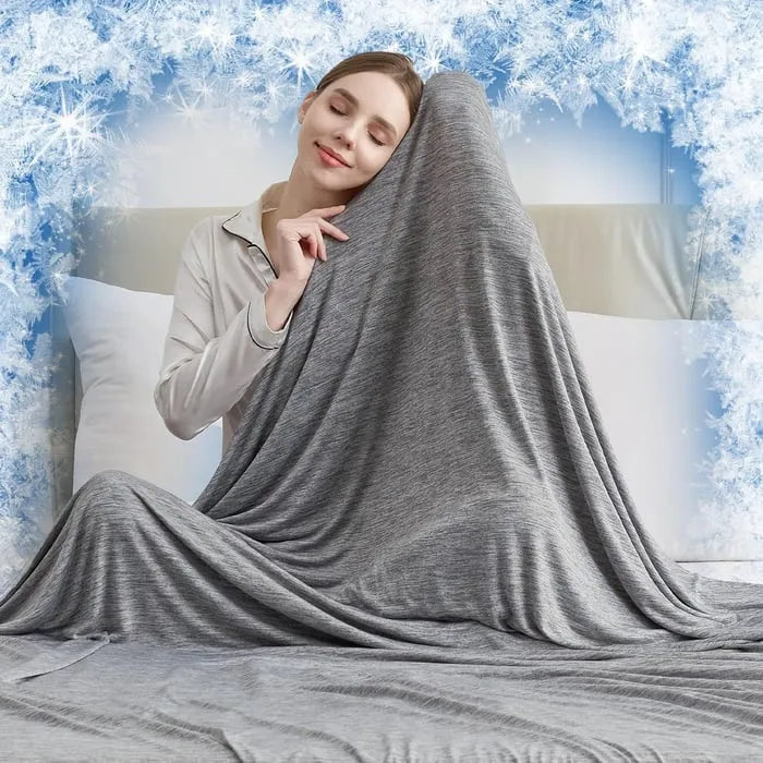 Cooling summer blanket with cooling fleece